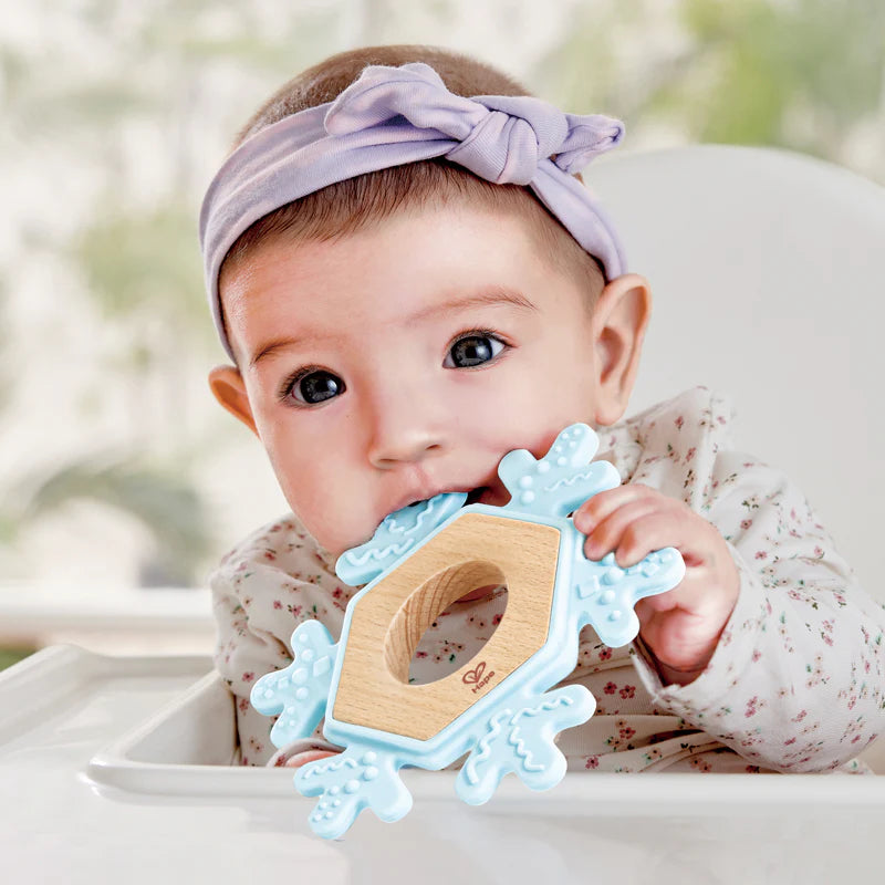 Snowy Teether by Hape