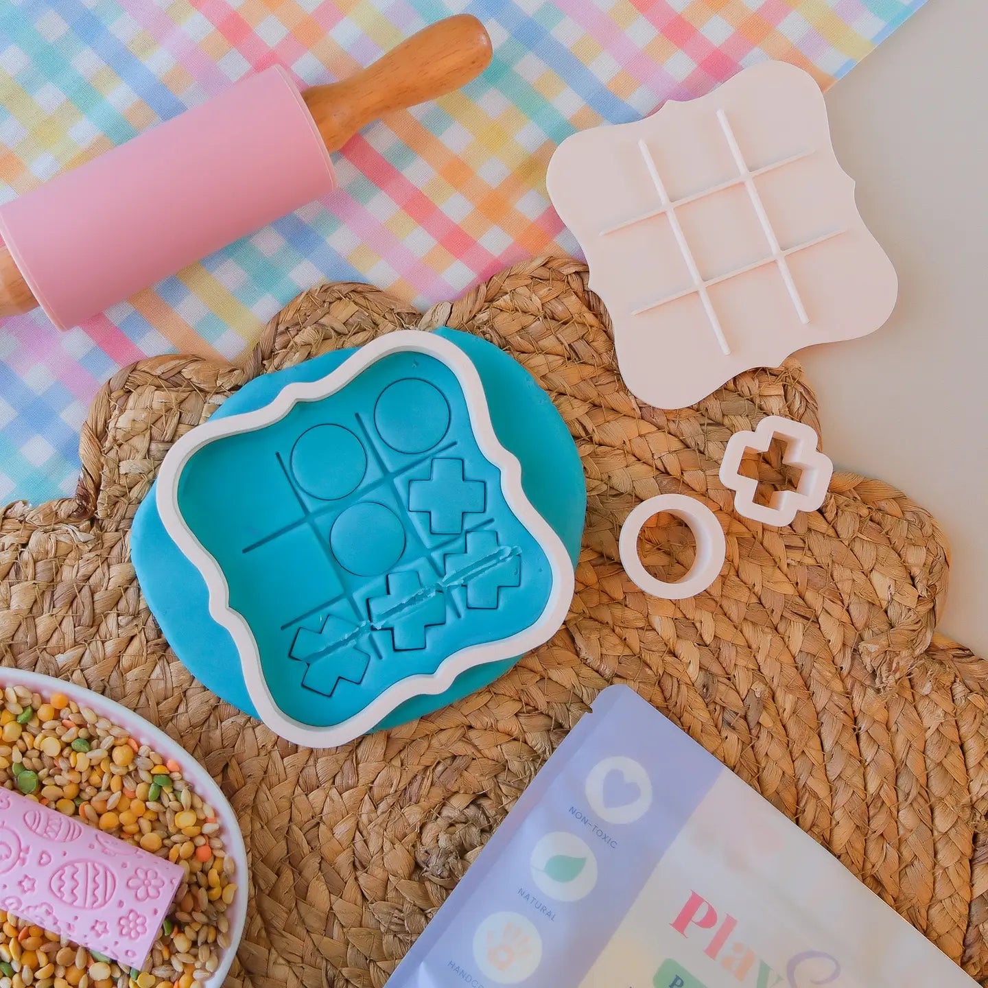 Tic Tac Toe Cutter Game Set