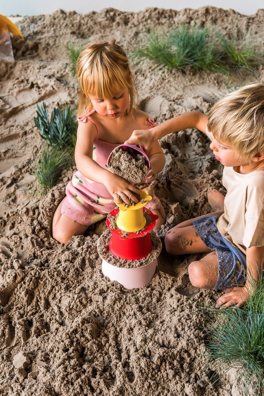 Alto Sandcastle Builder by Quut - Cherry/Banana