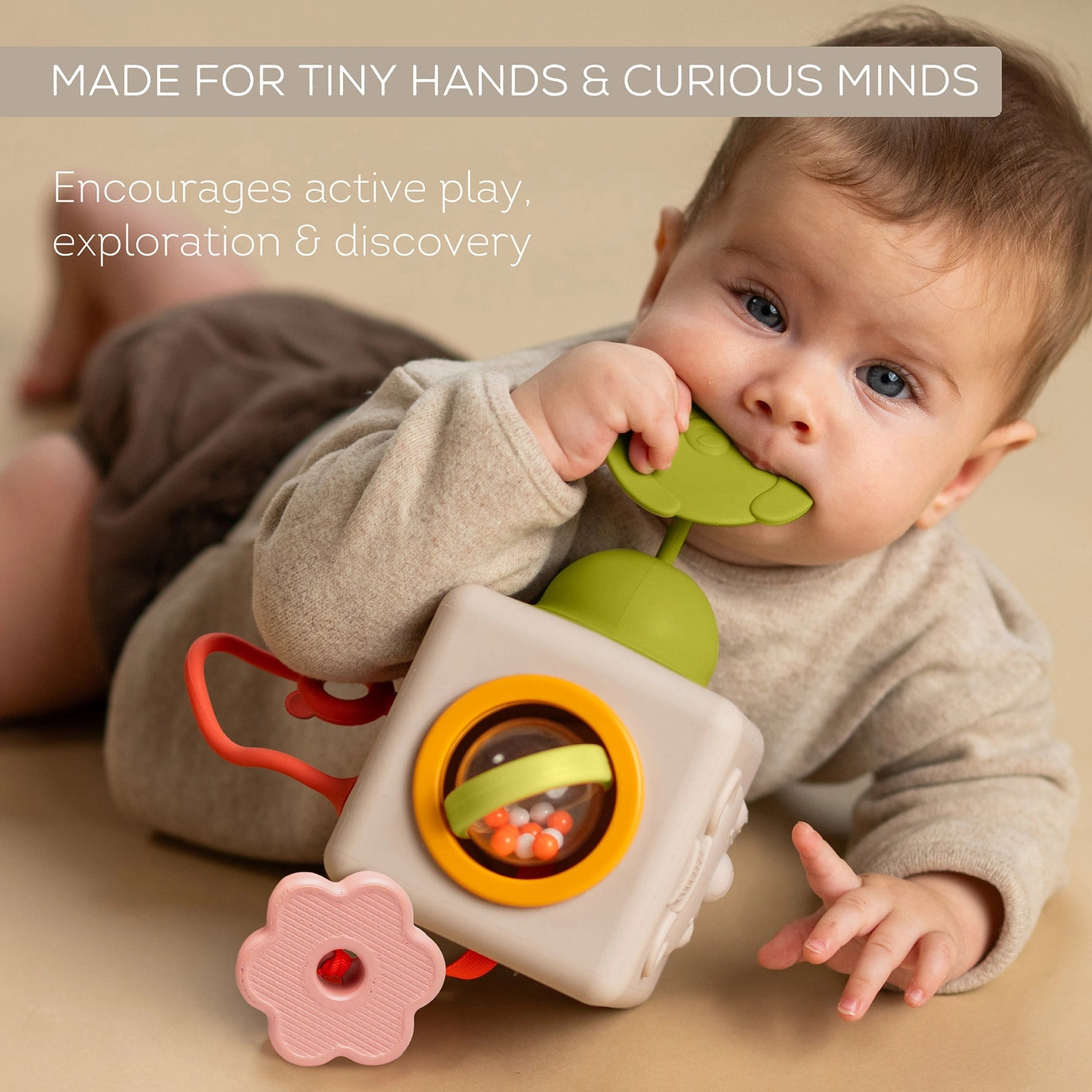 Peek & Play Silicone Cube