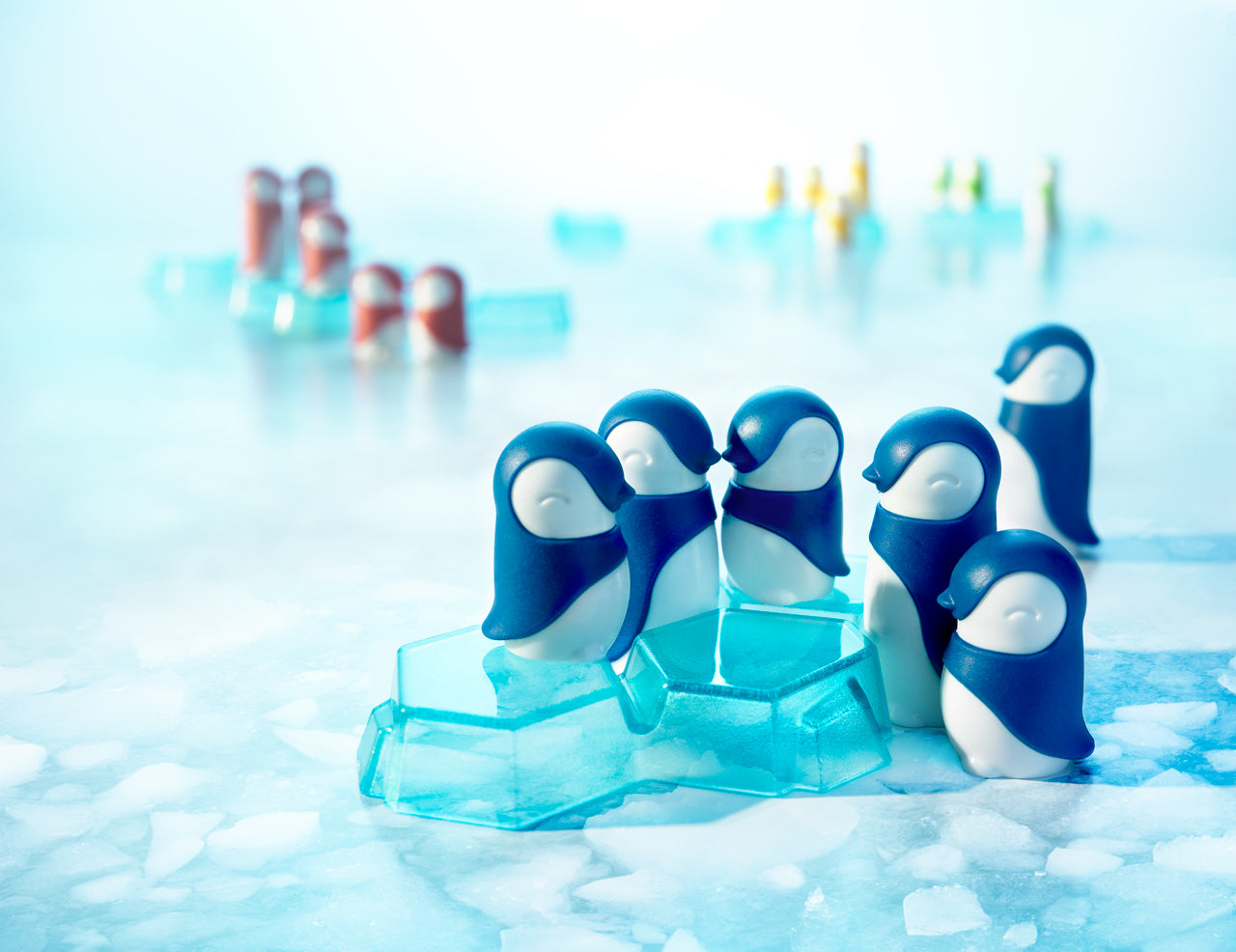 Penguins Huddle Up by Smart Games