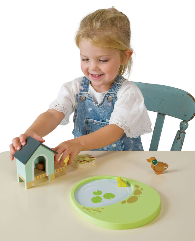 Pet Set Duck House by Tenderleaf Toys